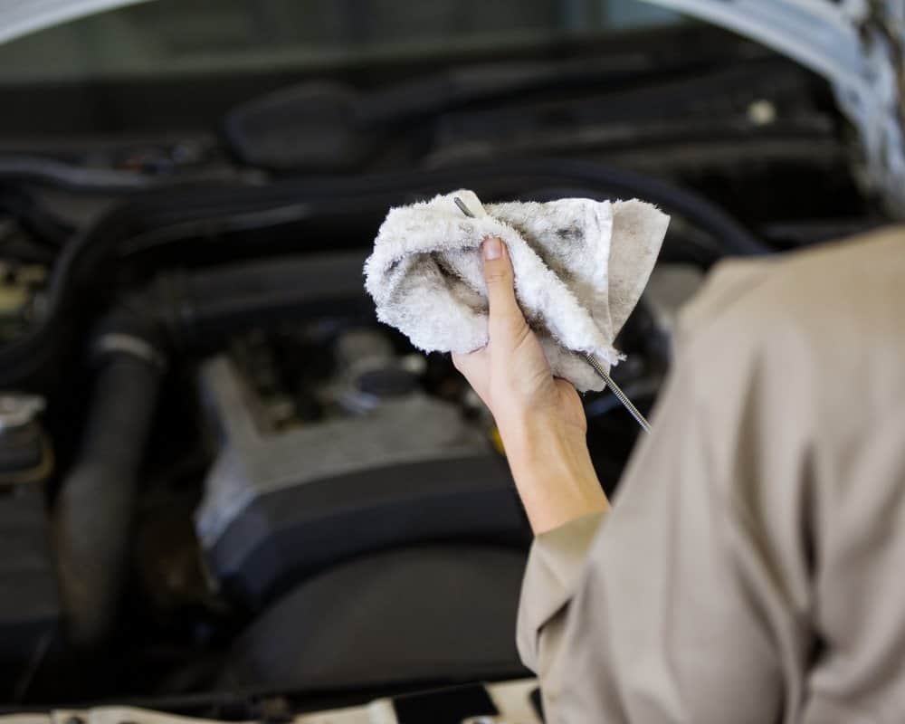 בדיקת שמן לרכב